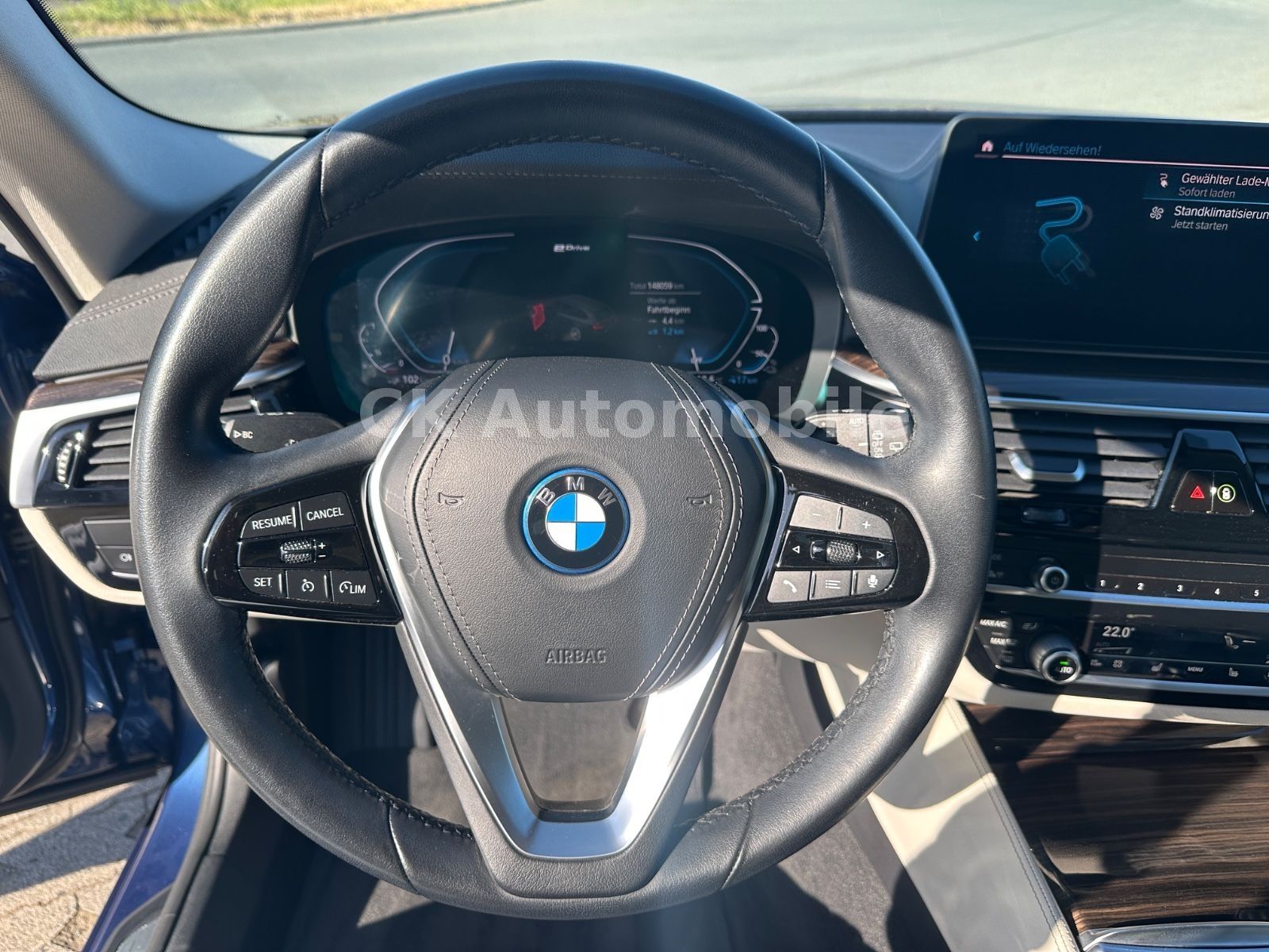 Fahrzeugabbildung BMW 530e xDrive Touring Luxury Line/Pano/LED/Kam/AHK