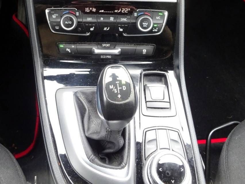 Fahrzeugabbildung BMW 218d 2.0 Active Tourer Automatik Advantage 8-fac
