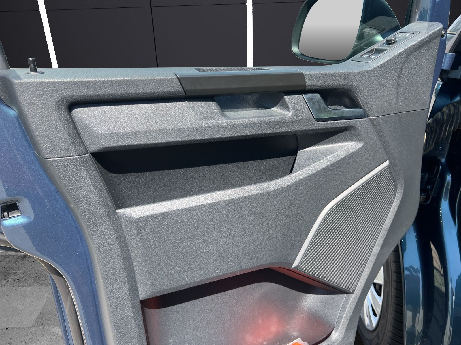 Fahrzeugabbildung Volkswagen T6 Multivan TDI Trendl. Standhzg Navi Climatroni