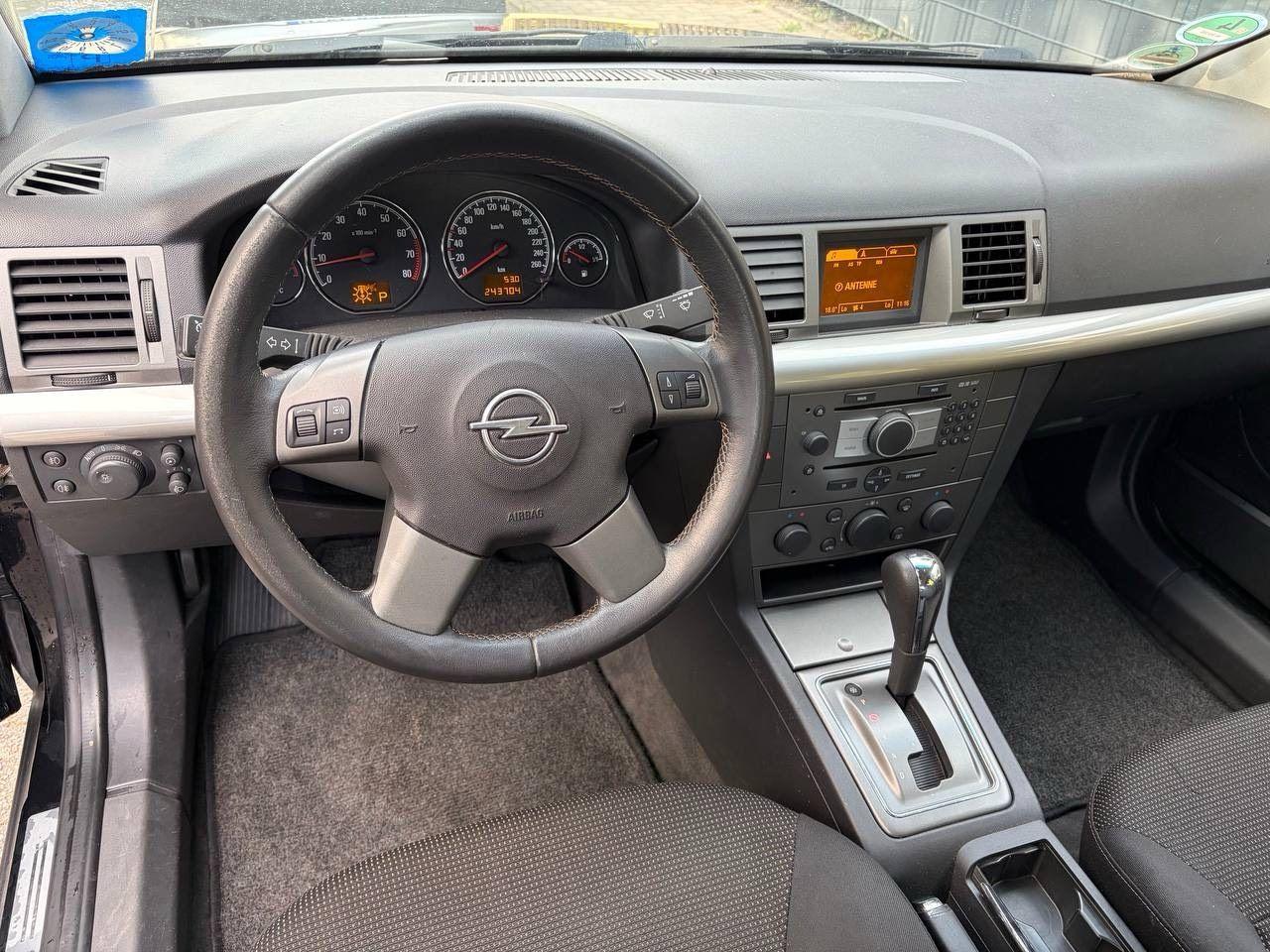 Opel Signum 2005 — photo 8