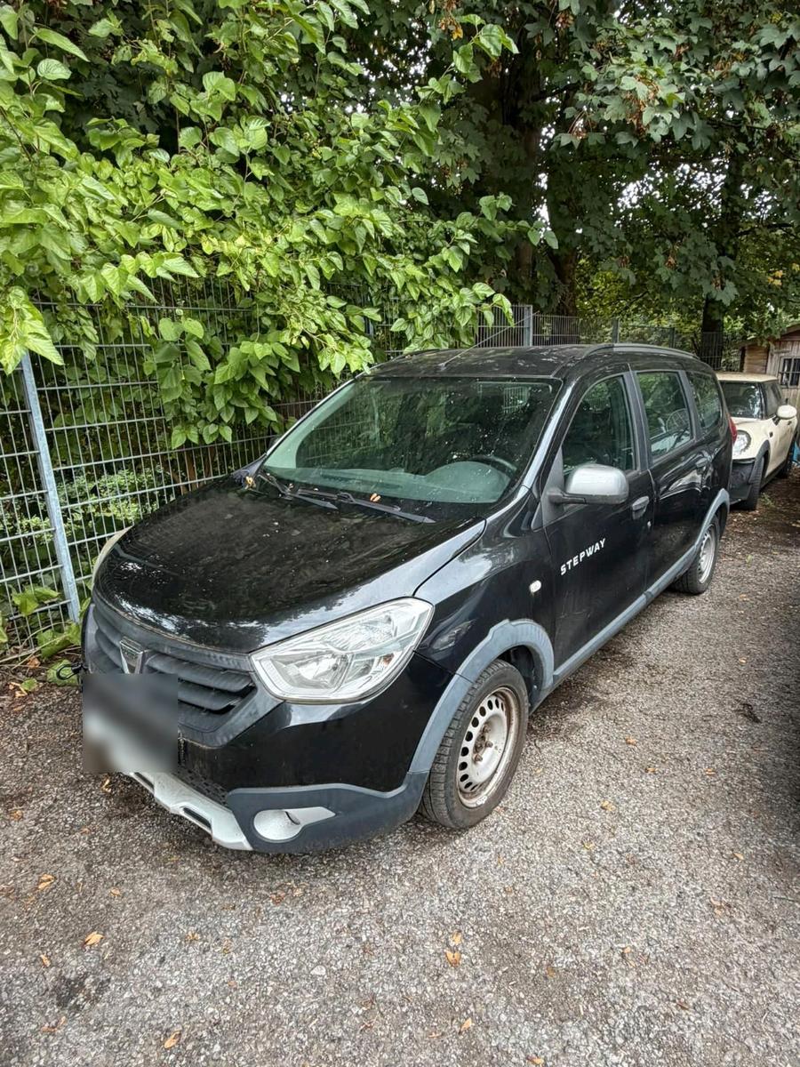 Dacia Lodgy 2015 — rear view