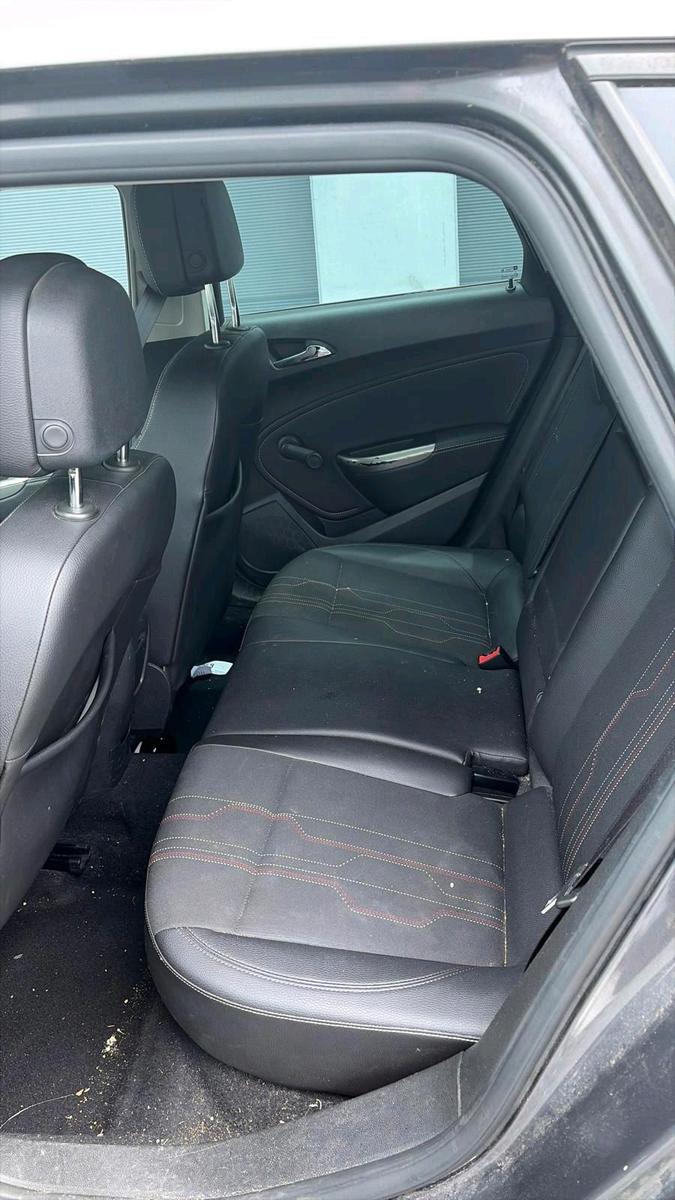 Opel Astra 2013 — photo 6
