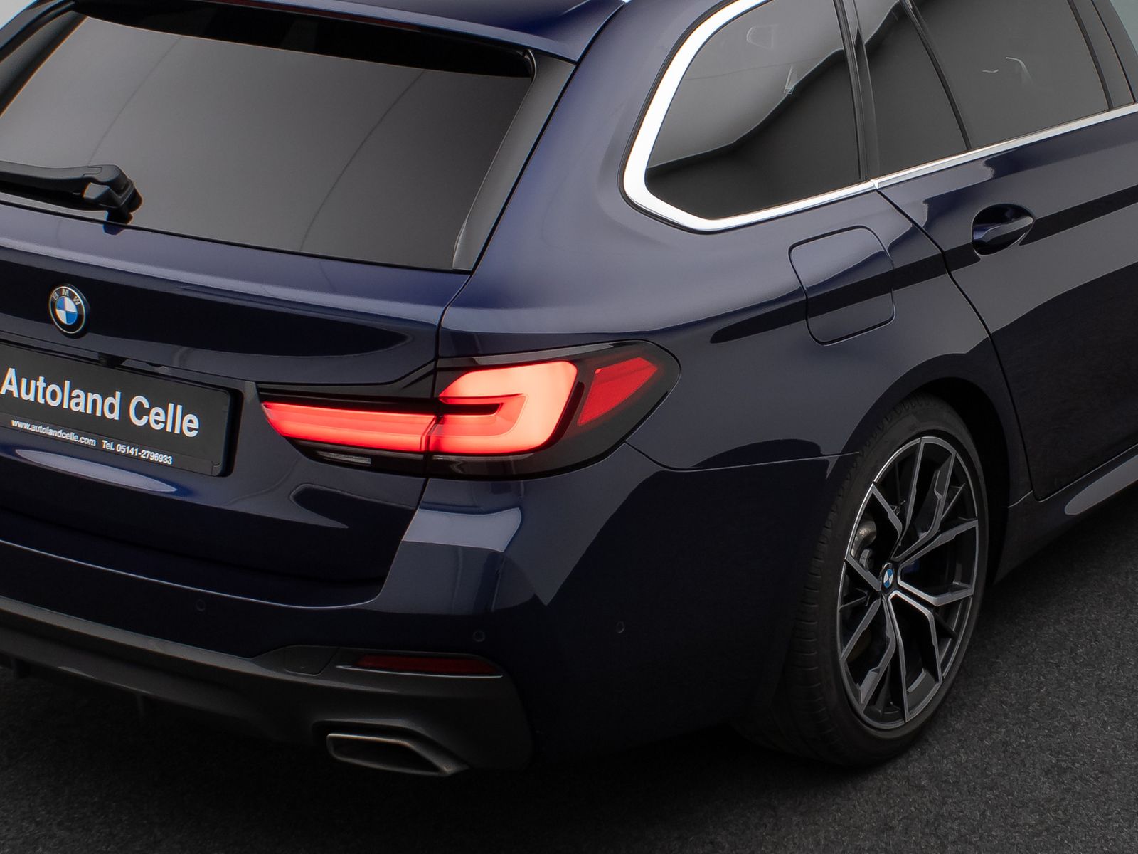 Fahrzeugabbildung BMW 530d M Sport Panorama 360°Laser HUD HiFi SoftCL
