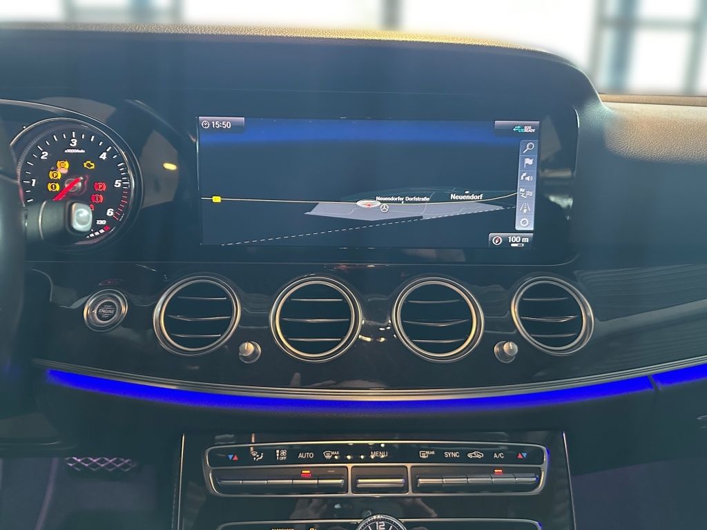 Fahrzeugabbildung Mercedes-Benz E 200 d Avantg. Totwi. AHK Navi LED SHZ Ambie.