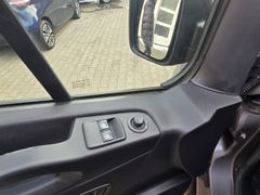 Fahrzeugabbildung Trafic Combi L2H1 3,0t Life 2.0 dCi 120