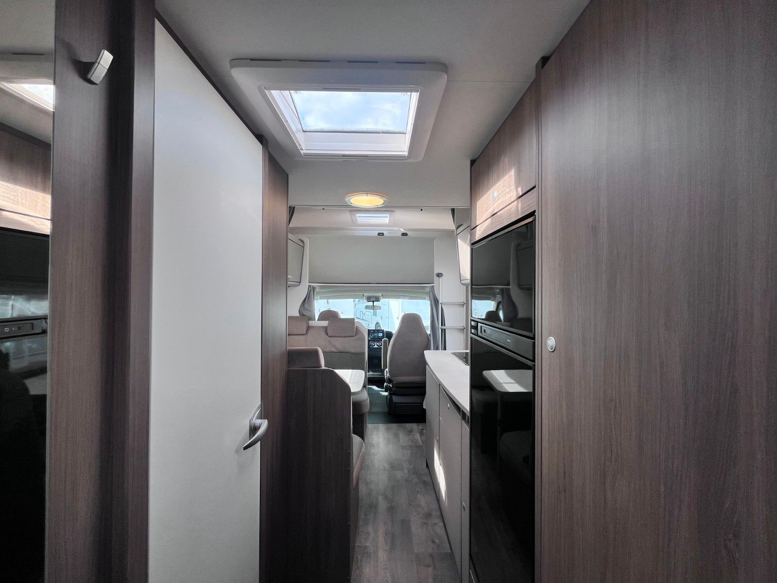 Fahrzeugabbildung Carado A-464 pro 2025 -Markise, Fahrradträger-