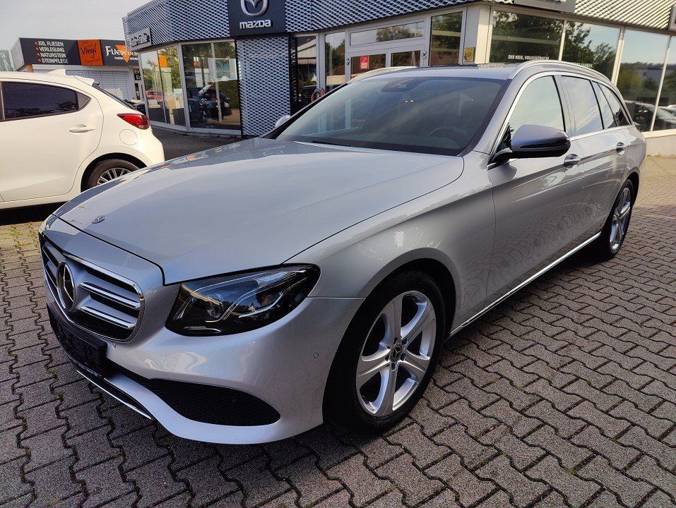 Image of Mercedes-Benz E 220