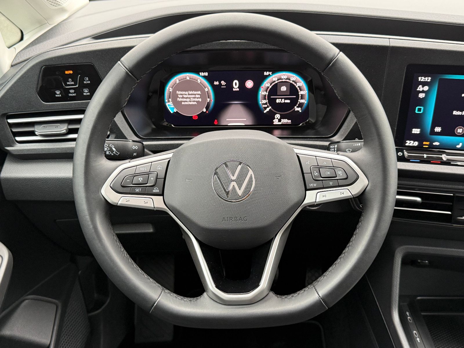 Fahrzeugabbildung Volkswagen Caddy Edition Maxi 7-Sitzer ACC AHK LED Pano Kam