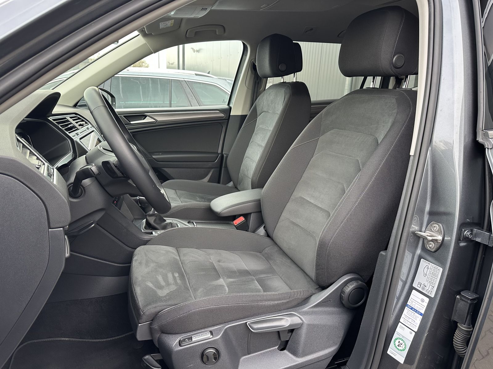 Fahrzeugabbildung Volkswagen Tiguan Allspace 4M DSG Elegance NAV+LED+HEAD-UP