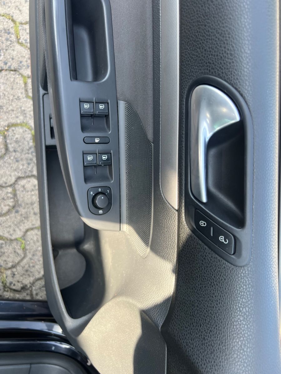Fahrzeugabbildung Volkswagen Golf V Lim. Tour Edition *1.HAND*