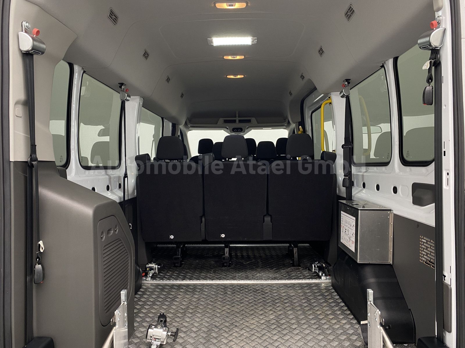Fahrzeugabbildung Ford Transit 350 L3H2 *Rollstuhl-Rampe* 2xKLIMA (3988