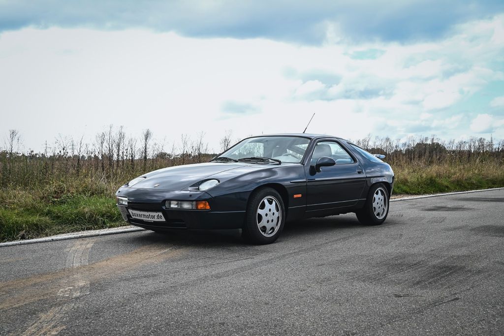 Porsche 928