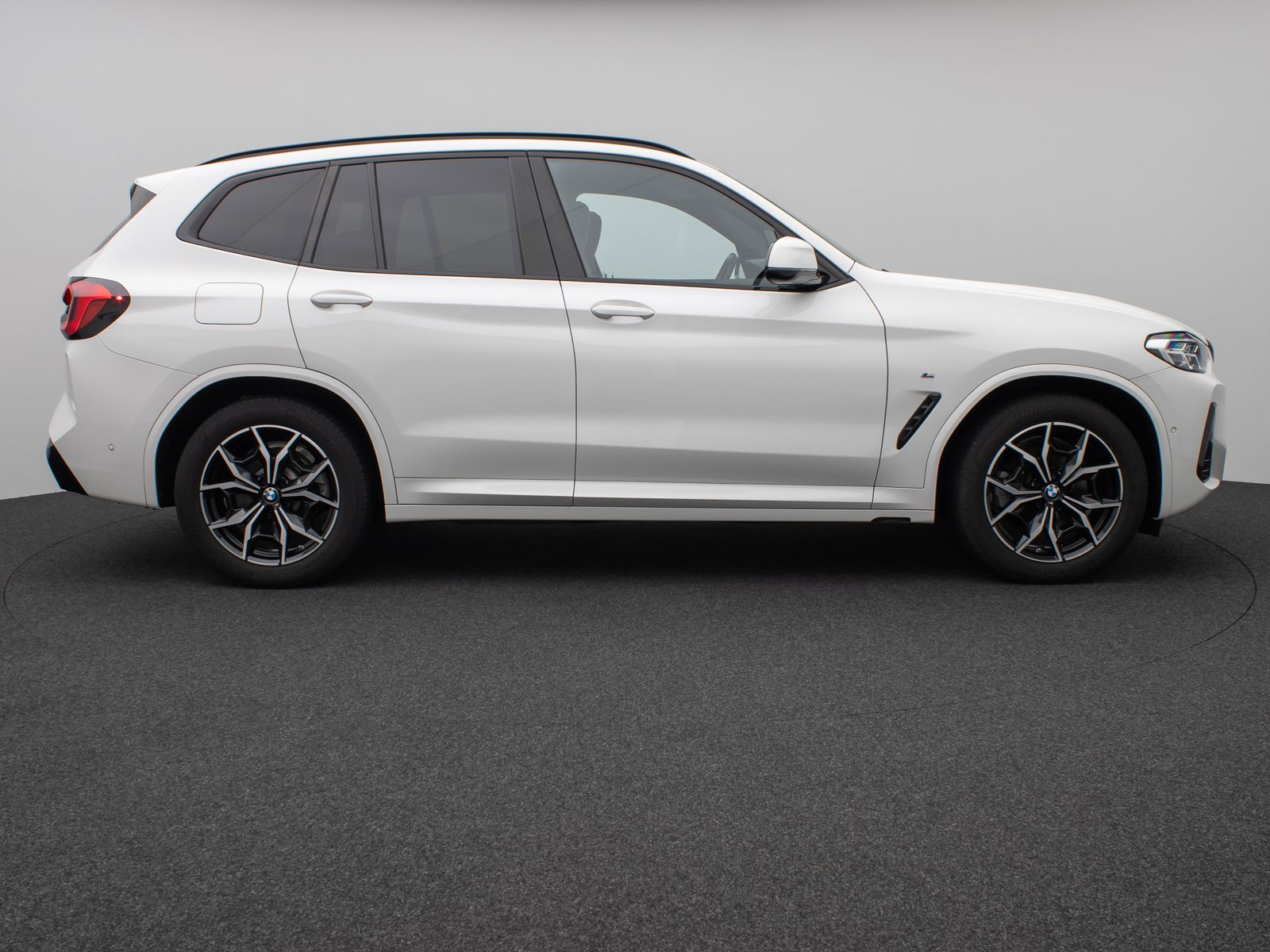 Fahrzeugabbildung BMW X3 xD20d M Sport Kamera DAB HiFi AHK Komfort 19"