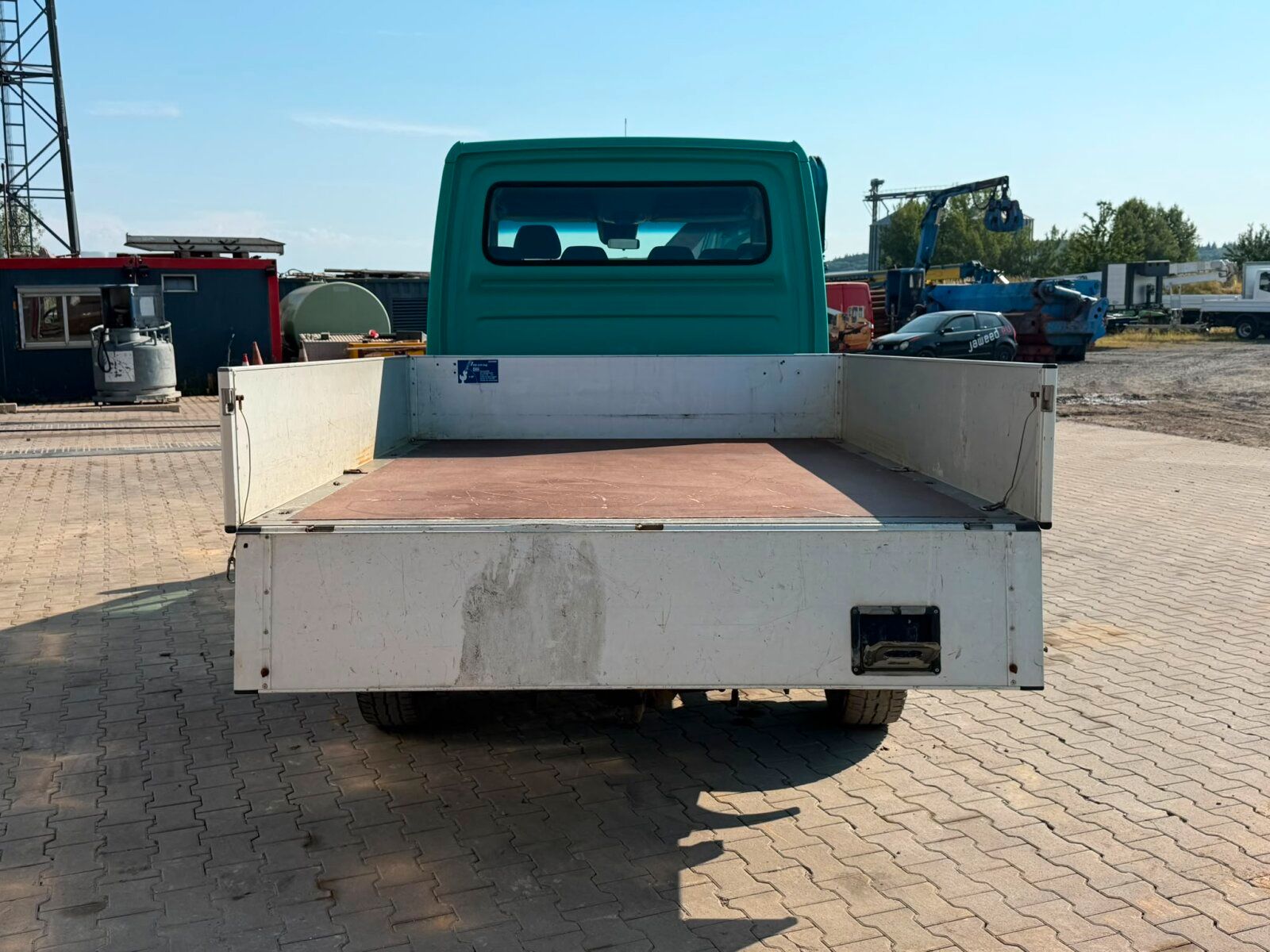 Fahrzeugabbildung Mercedes-Benz Sprinter 216 CDI Pritsche / DoKa / Blatt/Luft