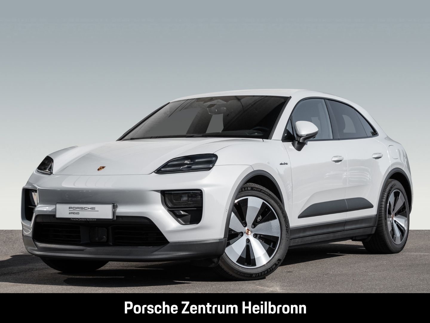 Porsche Macan 4 InnoDrive HA-Lenkung Surround-View HUD
