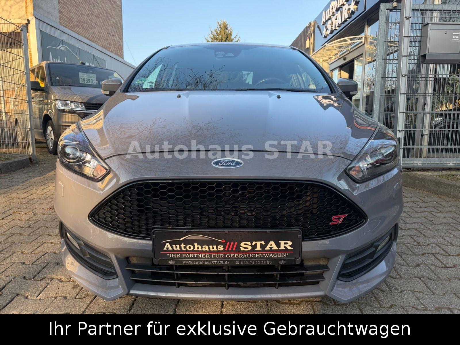 Ford Focus Lim. ST / KAMERA - LEDER - NAVI