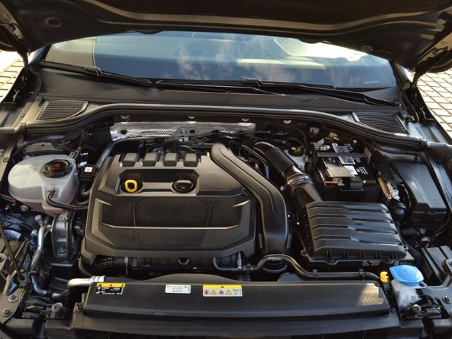 Golf VIII 1.5 TSI Life LED/NAVI+VZE/16-ZOLL/PDC/