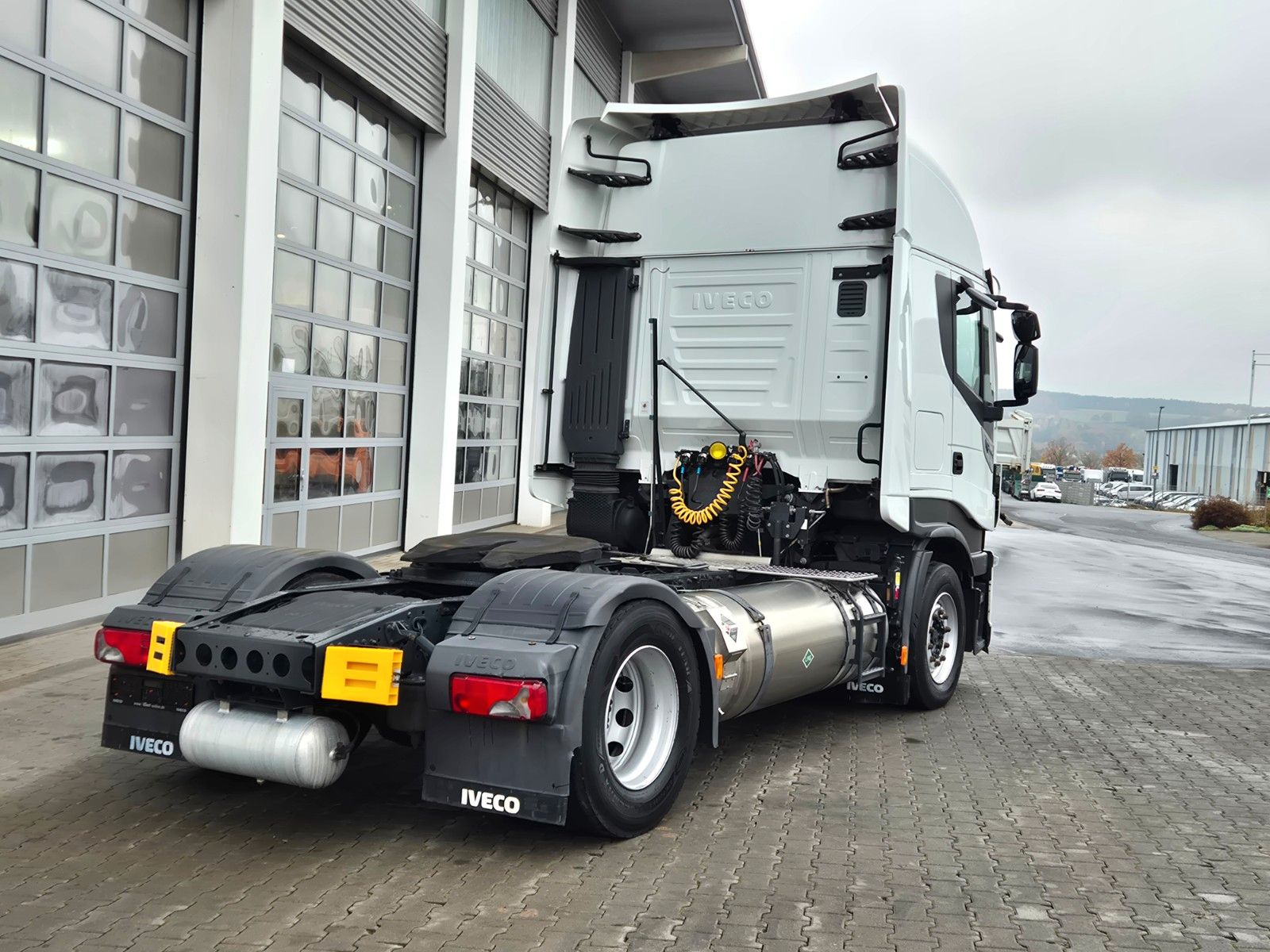 Fahrzeugabbildung Iveco Stralis 460NP LNG Intarder 3 Stück