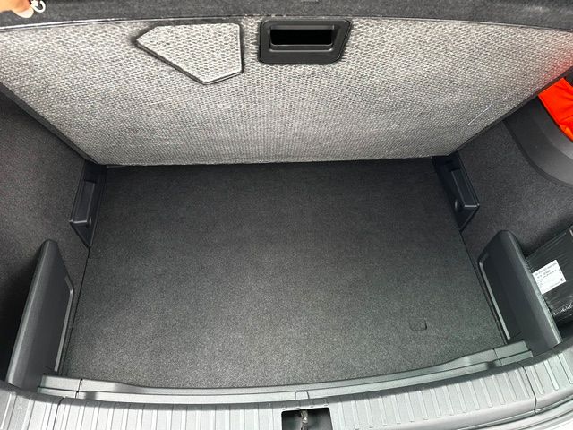 Karoq Ambition KAMERA;CARPLAY;PDC;KESSY