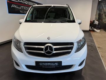Mercedes V 220 - 2
