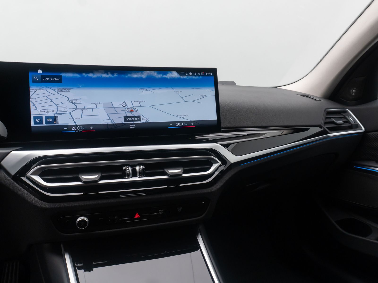 Fahrzeugabbildung BMW 330d H/K GeschwindigReg AHK DAB Widscreen 18Zoll