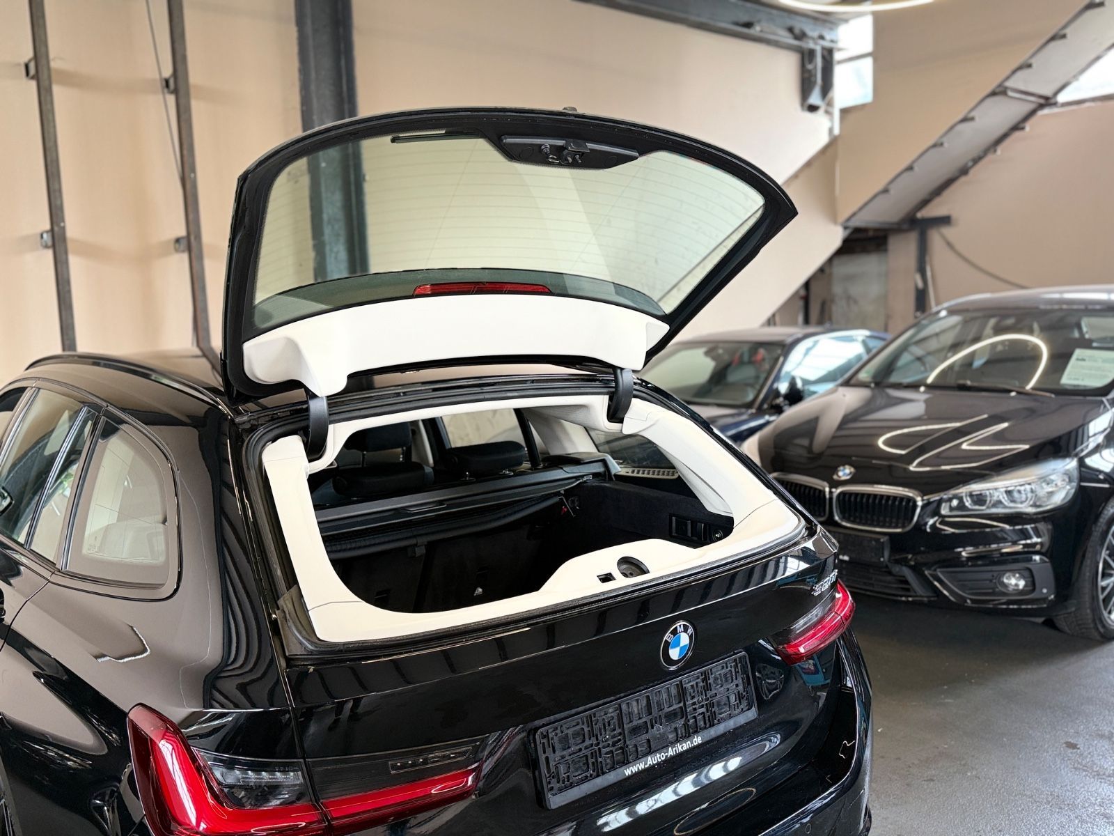 BMW 320i Touring Neues Model  Whitescreen/Led/ foto 8