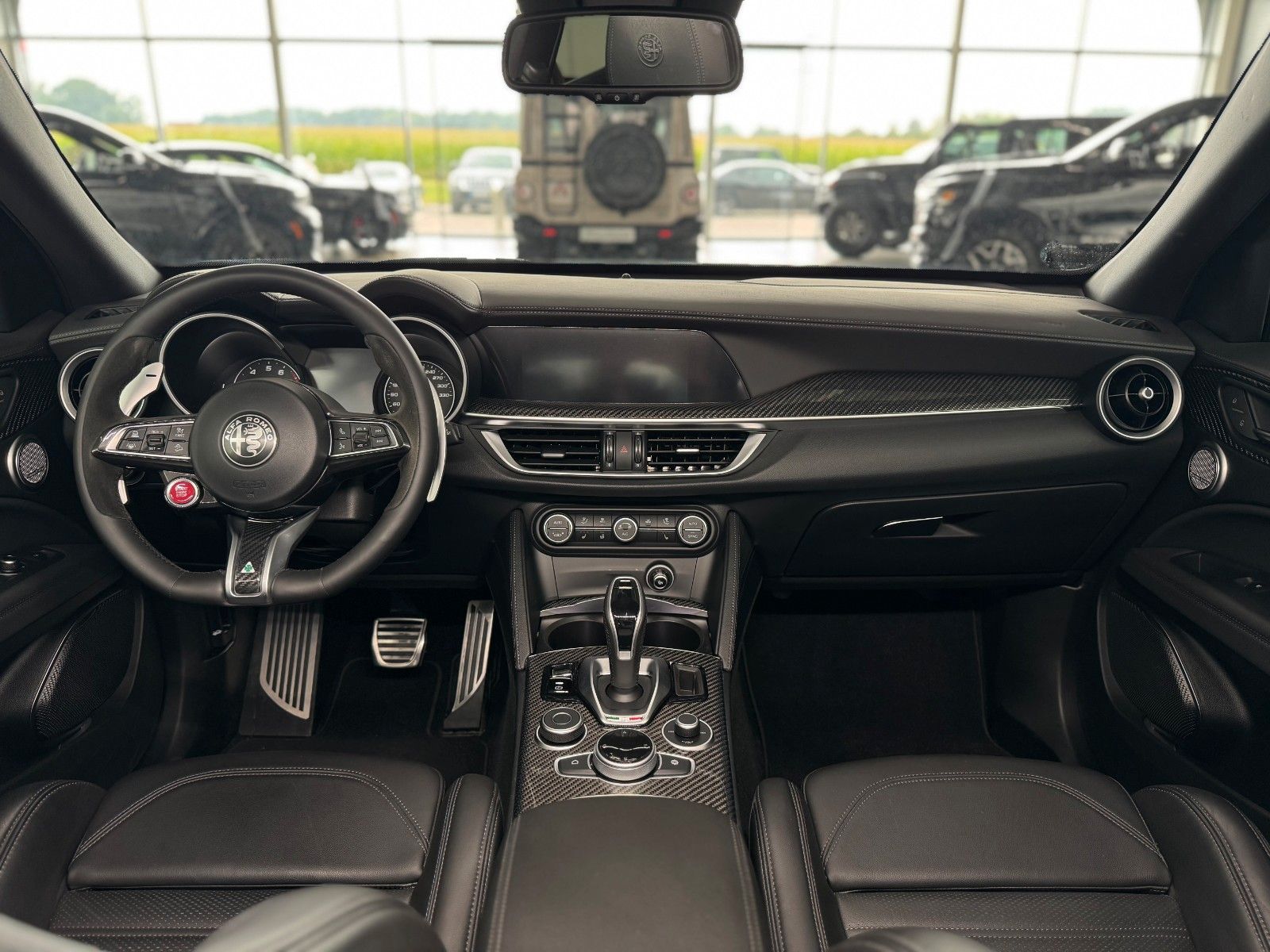 Fahrzeugabbildung Alfa Romeo Quadrifoglio Q4 ACC Assist-Paket Pano Garantie