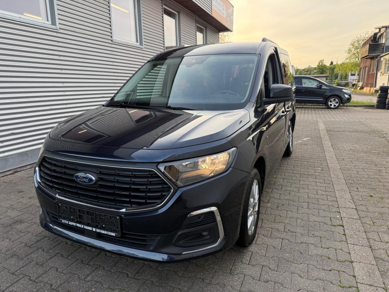 Ford Grand Tourneo Connect Titanium/Rollstuhlumbau/