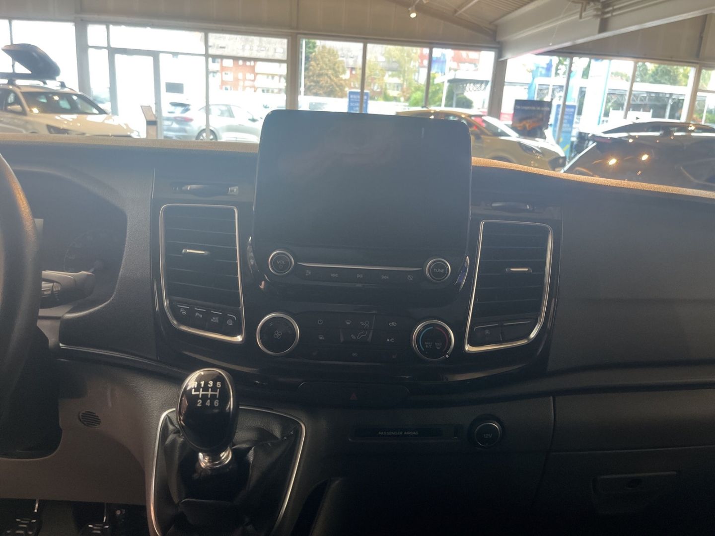 Fahrzeugabbildung Ford Transit Kasten 300 L1 Trend 2.0 TDCi EU6d  DAB