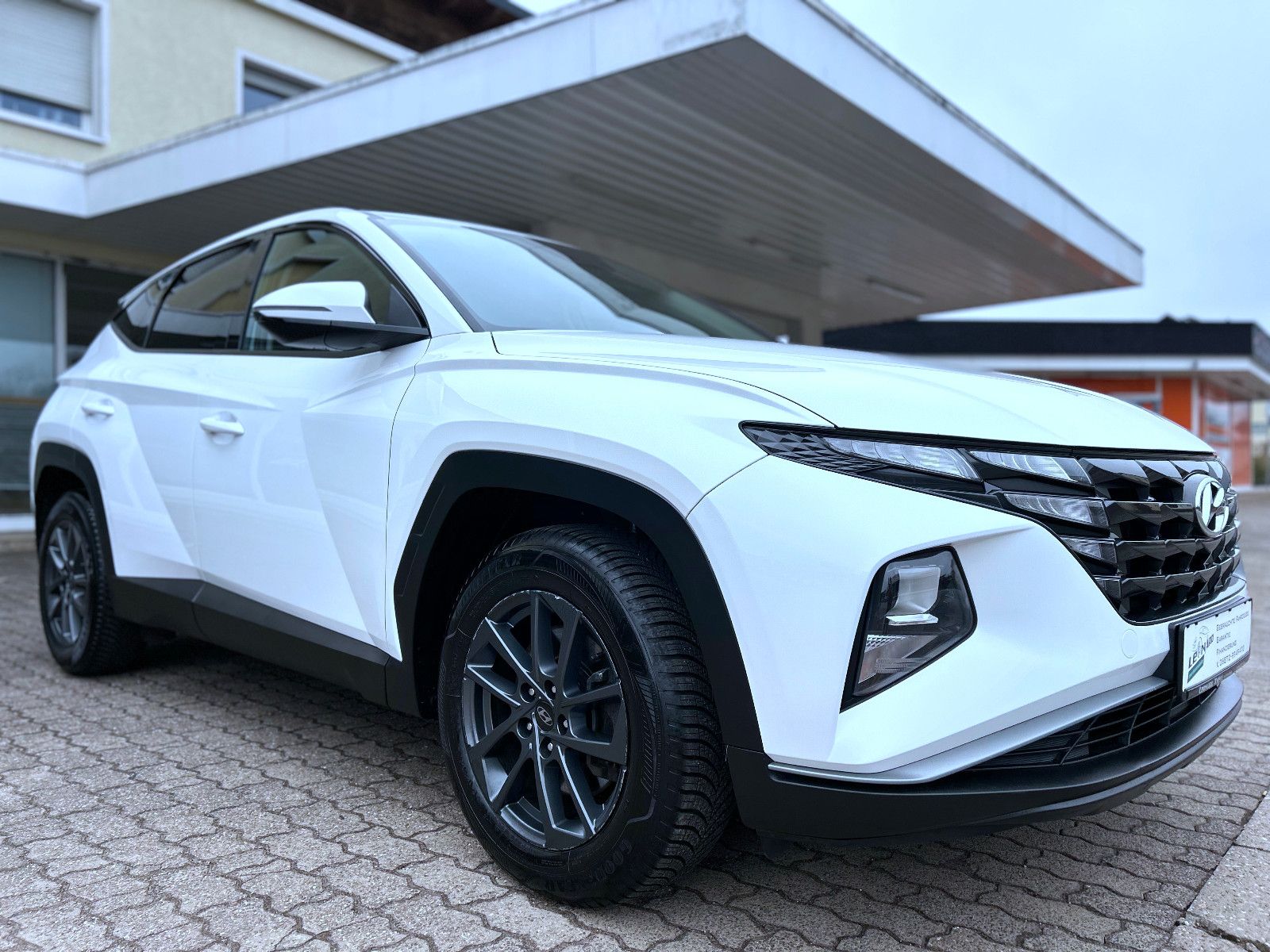 Hyundai Tucson 1,6 Ltr Klima Kamera Alu Pdc AHK Tüv NEU