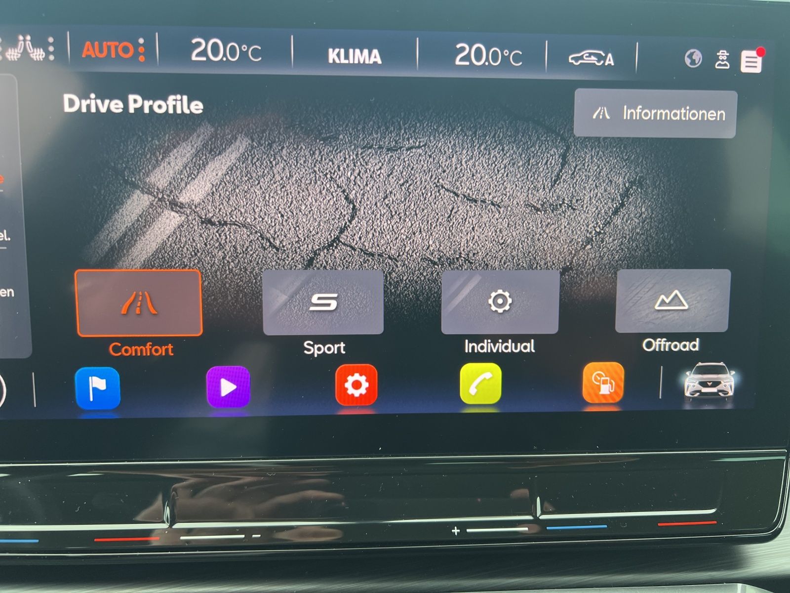 Fahrzeugabbildung CUPRA Formentor TSI DSG 4Drive LED Navi Pano AID ACC R