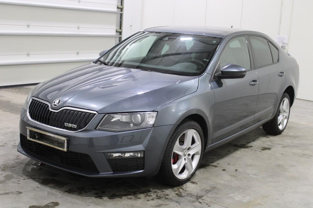 Skoda Octavia VRS AUTO MOTORSCHADE