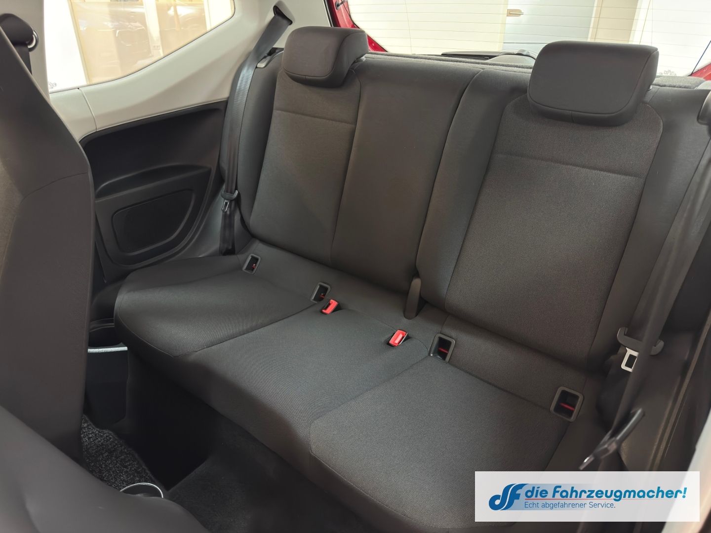 Fahrzeugabbildung Volkswagen up! Basis DAB GA Klima BT teilb.Rücksb AUX eFH L