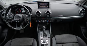 Fahrzeugabbildung Audi A3 Sportback 40 TFSI quattro |S-TRONIC|LED|AHK