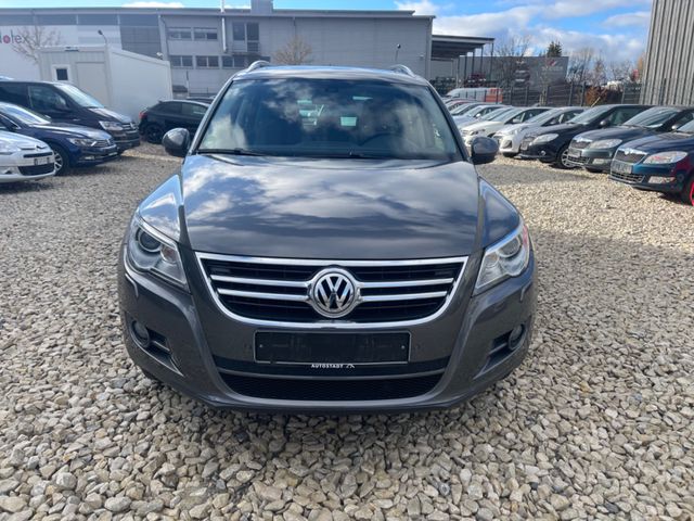 Volkswagen Tiguan Sport & Style 4Motion*Automatik*Navi*AHK!