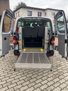 T5 Transporter  lang  6 Sitze Rollstuhl