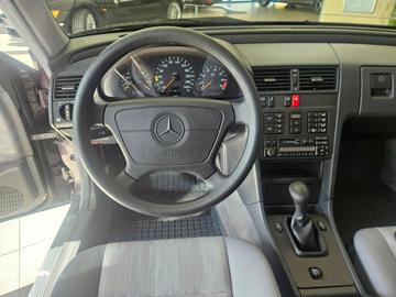 صورة مصغرة 11 لـ 1993 Mercedes-BENZ C 220
