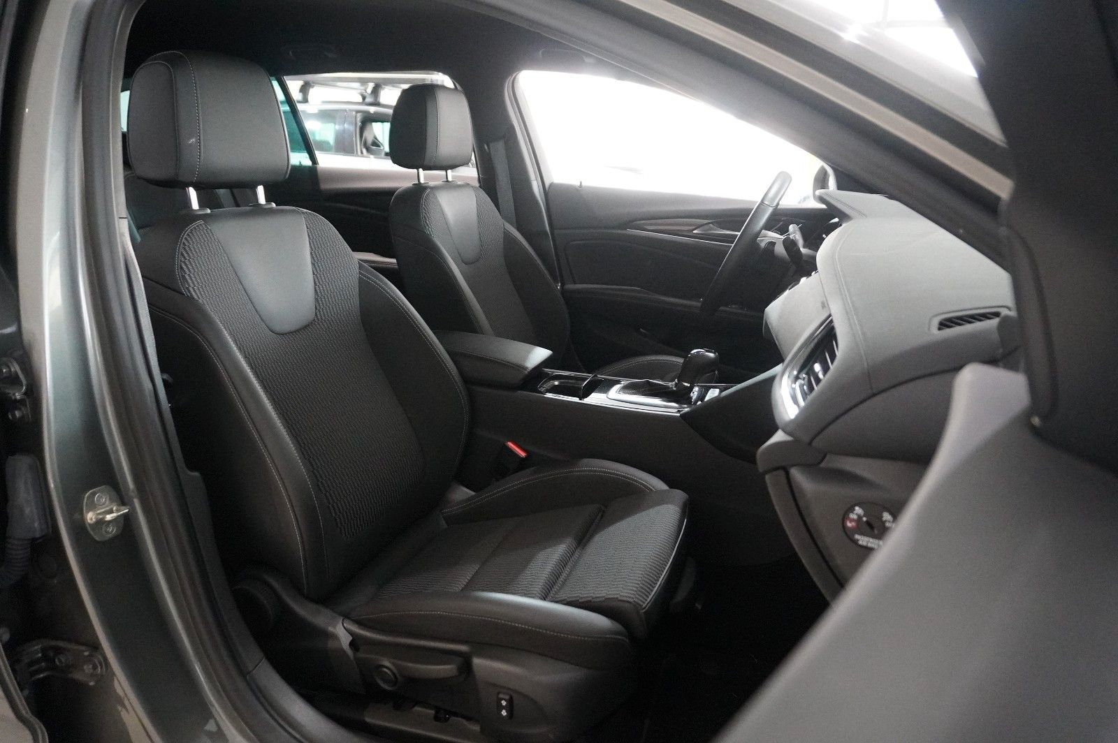 Fahrzeugabbildung Opel Insignia B ST 1.6D INNOV. NAVI/LED/KAMERA/SH/AHK