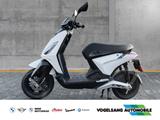 Piaggio 1 Modell 2022, LCD-Display, Keyless Ride, Voll-L - gebrauchte Motorräder in Gelsenkirchen