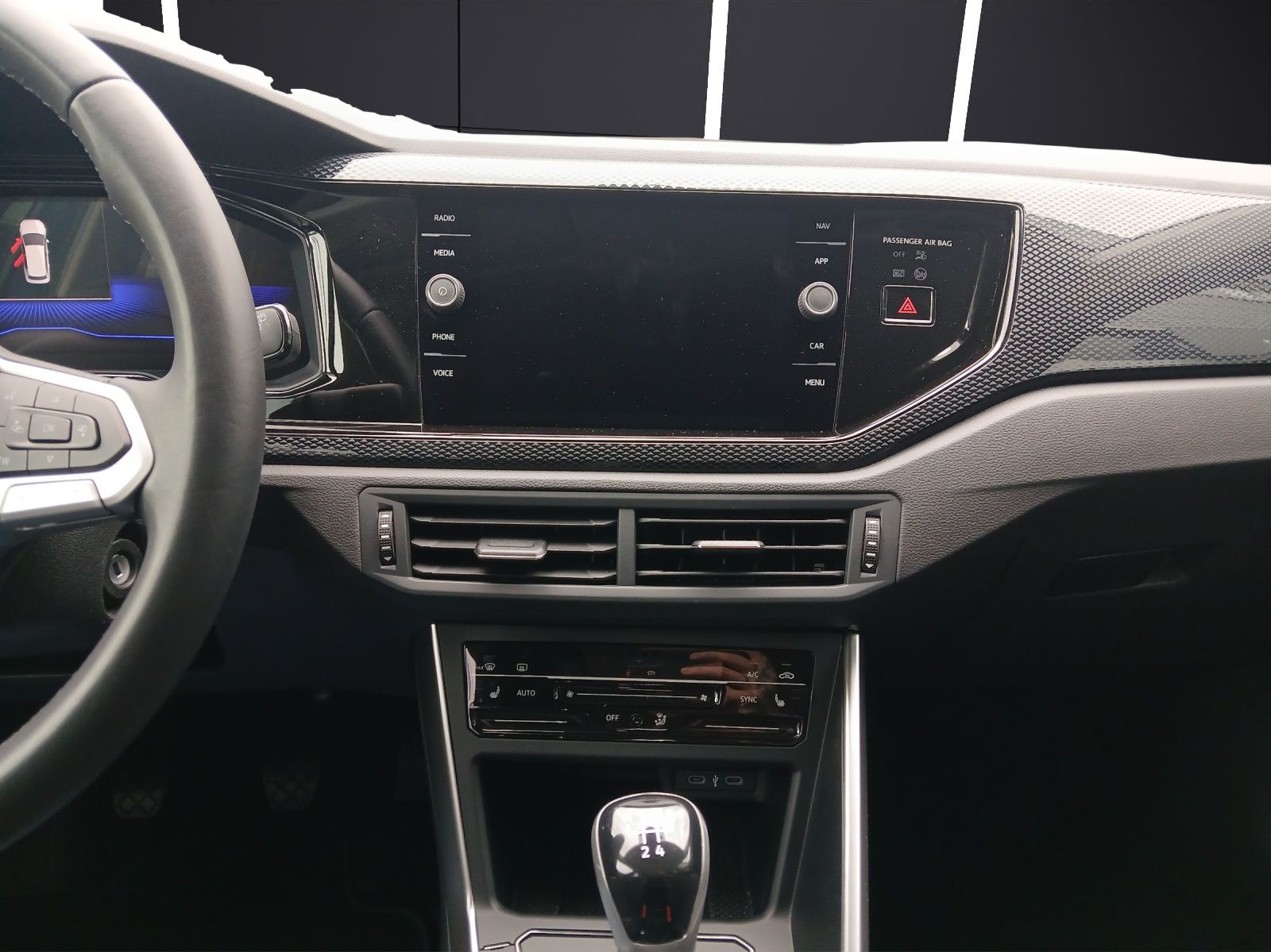 Fahrzeugabbildung Volkswagen Polo 1.0 Life LED Navi AID RKF GRA SH