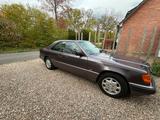 Mercedes-Benz Mercedes W124 Coupé - Mercedes-Benz Coupé aus dem Jahr 1992