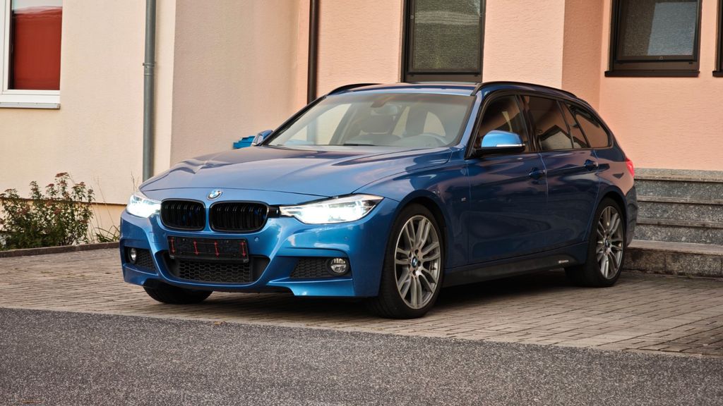 Image of BMW 320