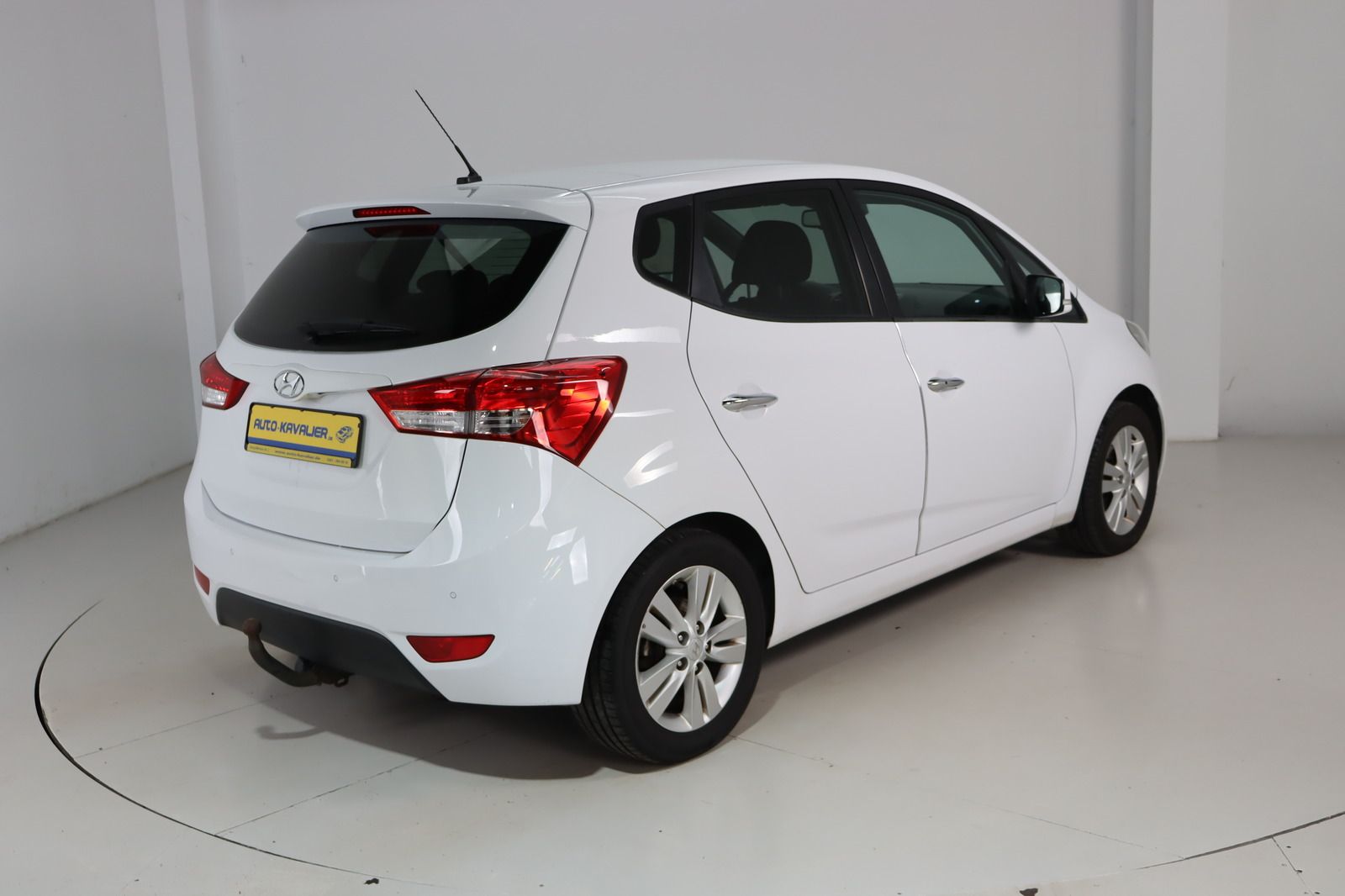 Fahrzeugabbildung Hyundai ix20 * HU/AU bis 06.2028 * 8-fach bereift Comfor