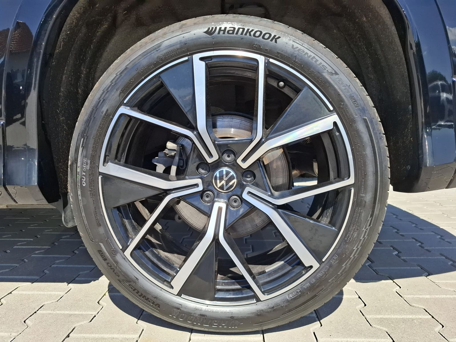 Fahrzeugabbildung Volkswagen Tayron 2.0 TDI 4M R-Line BLACK*7Si*MATRIX*PANO