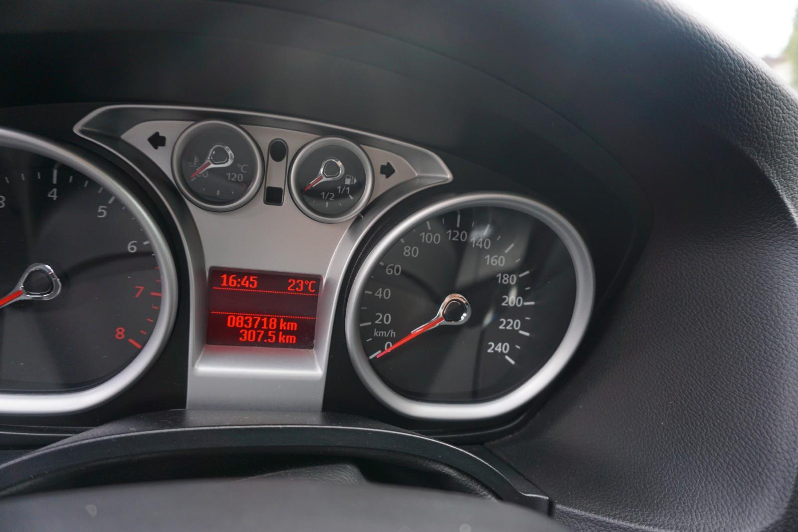 Ford Focus 2010 — photo 10