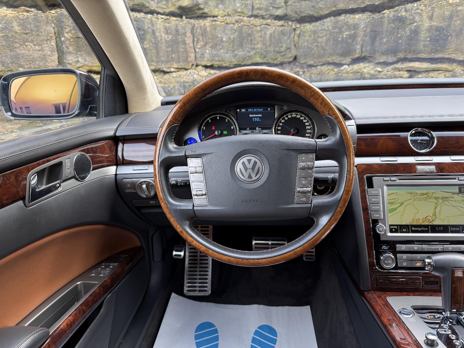 Volkswagen Phaeton 4.2 V8 4MOTION Tiptronic 4-Sitzer -