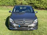 Mercedes-Benz Metallic, schw. AHK, Automatik, Rückfahrkamera - Mercedes-Benz B 180 Gebrauchtwagen in Hamburg