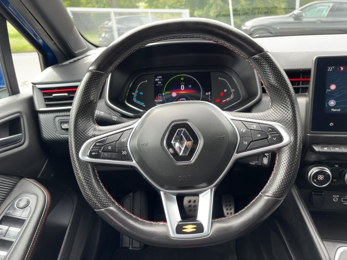 Fahrzeugabbildung Renault Clio R.S. LINE E-TECH 140 Kamera SHZ - mit KI generiert/bearbeitet