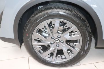 Fotografie des Nissan Qashqai 1.3 DIG-T MHEV Tekna Pano HUD Alu SHZ