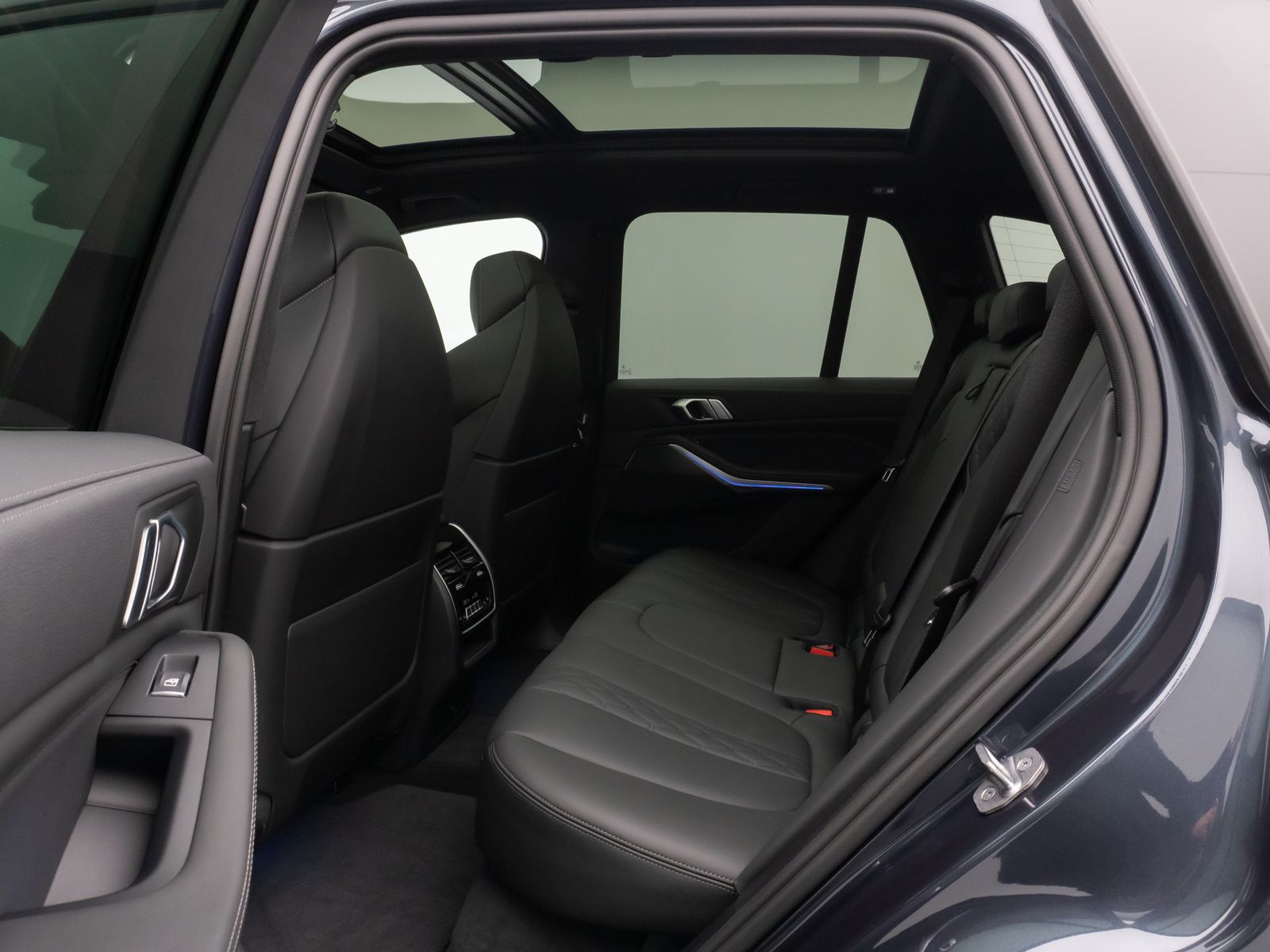 Fahrzeugabbildung BMW X5 xD40d M Sport SkyLounge 360°HUD DAB HiFi 21"